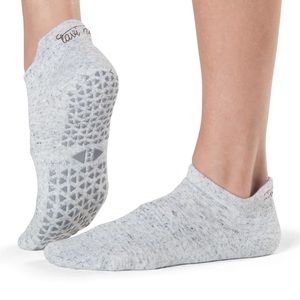 NWT Tavi Noir Savvy Grip Socks Small